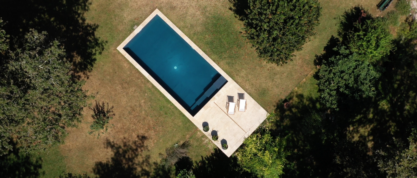 An intimate relaxation space that will allow you to reactivate the harmony between your body and your mind.  - Maison Les Grands Chênes